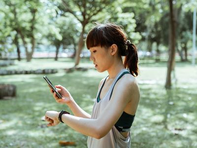 Smart watch showing heart rate during cardio session